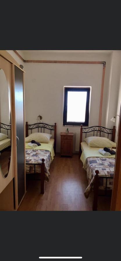 Piano Apartment โลปาร์ ภายนอก รูปภาพ